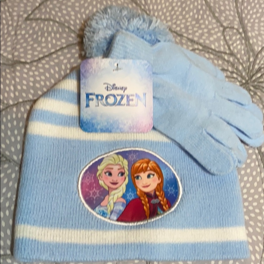 New Frozen hat and glove set ☃️